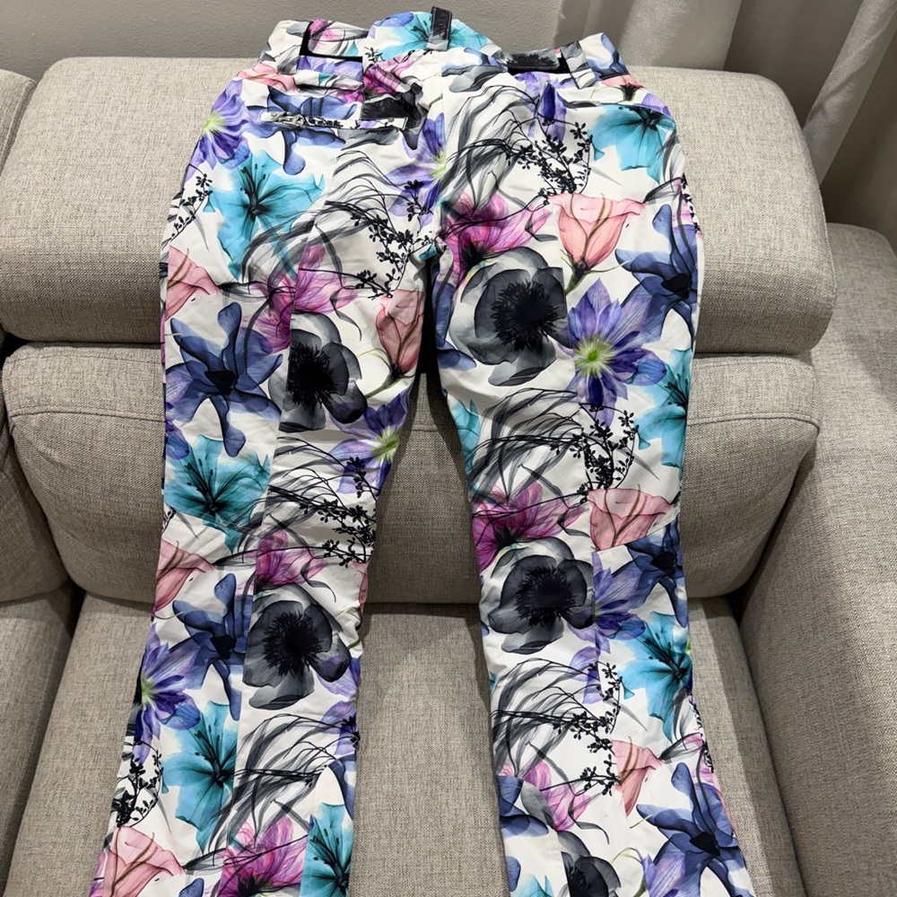 Obermeyer Black and White Floral Skirt